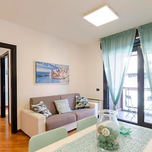 Dock Of The Bay Genova, Stylish In The Heart Of With Air Conditioning, Private Free Garage, Harbour View Apartment